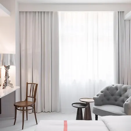 Ruby Hanna Hotel 4*