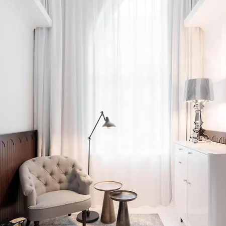 Hotel Ruby Hanna By Ihg 4*