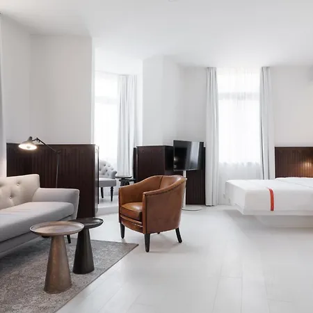 Ruby Hanna Hotel 4*