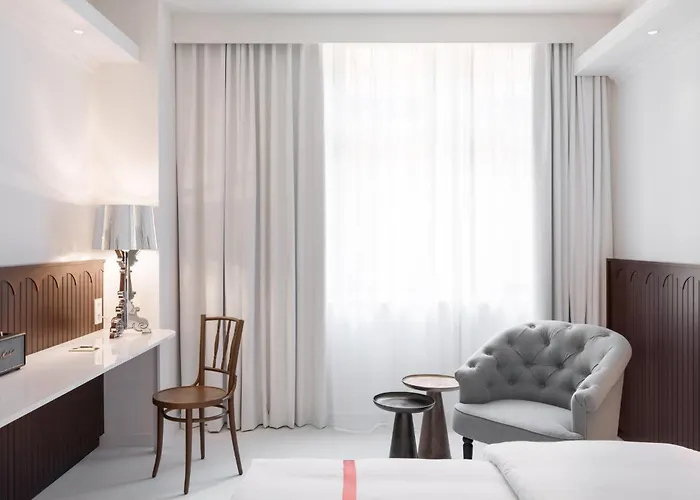 Ruby Hanna Hotell 4*